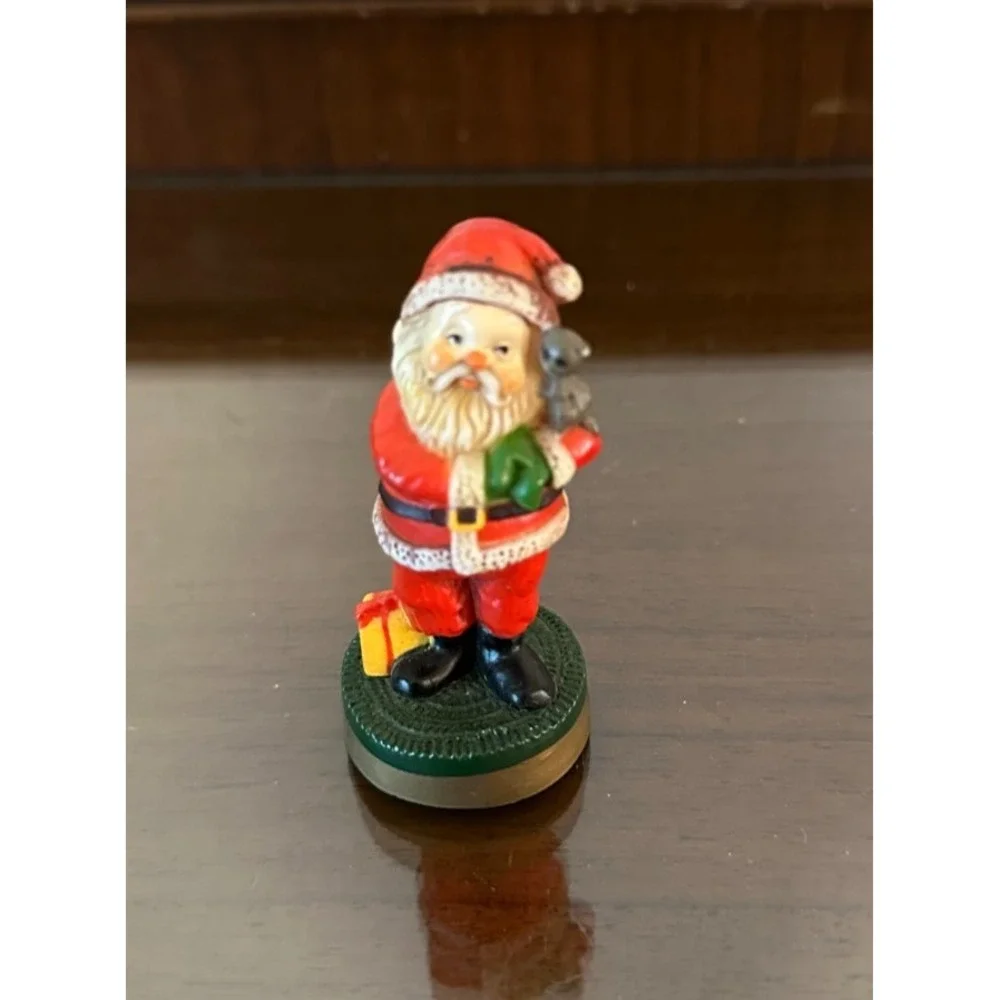 Vtg Hallmark Merry Miniature‎ Plastic Santa Claus with Kitty 2.75